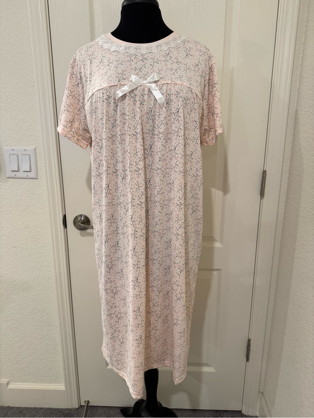 Pink Floral Short-Sleeve Nightgown with Bow Detail